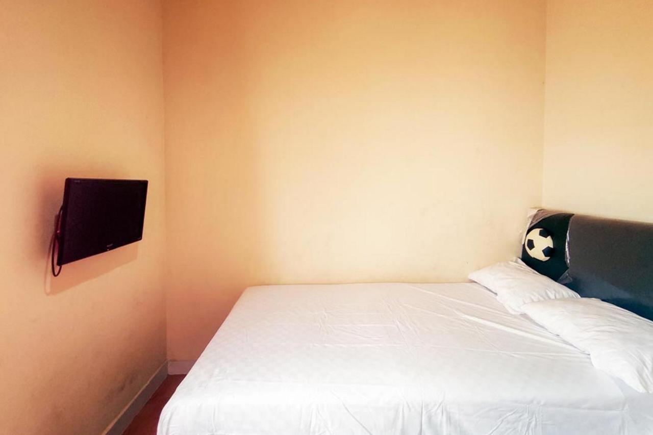 Chandra Graha Guesthouse Palu Kültér fotó