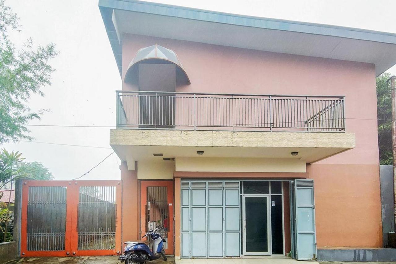 Chandra Graha Guesthouse Palu Kültér fotó